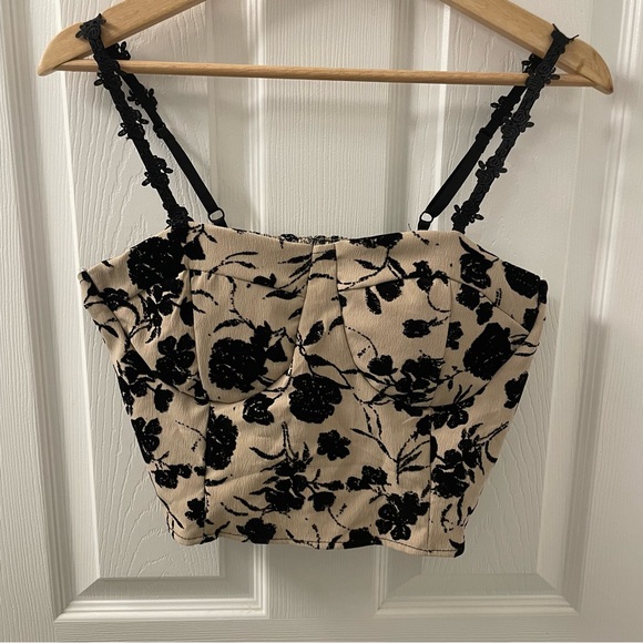 Top - Picture 2 of 2